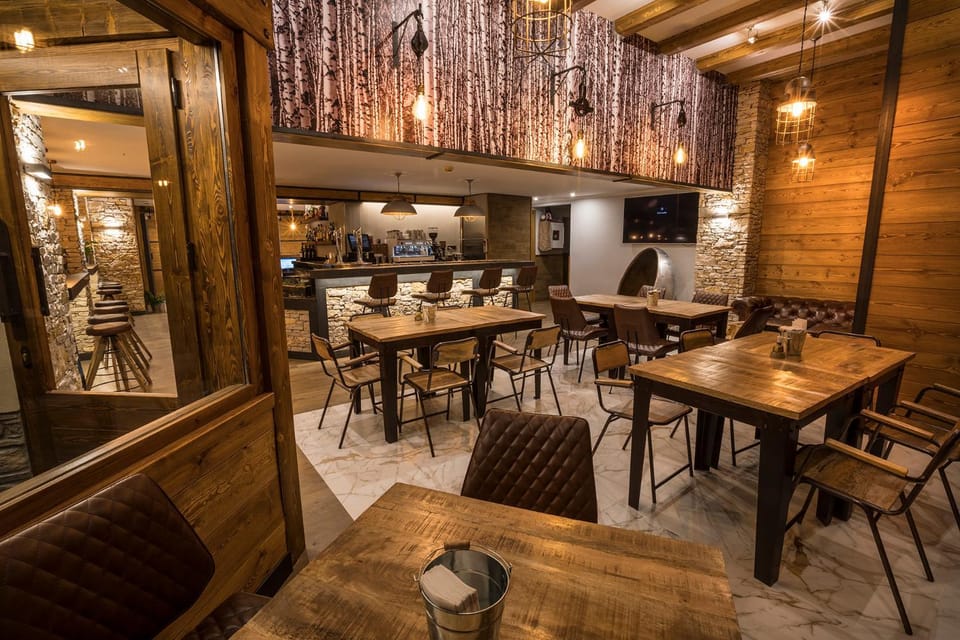 Lounge or bar