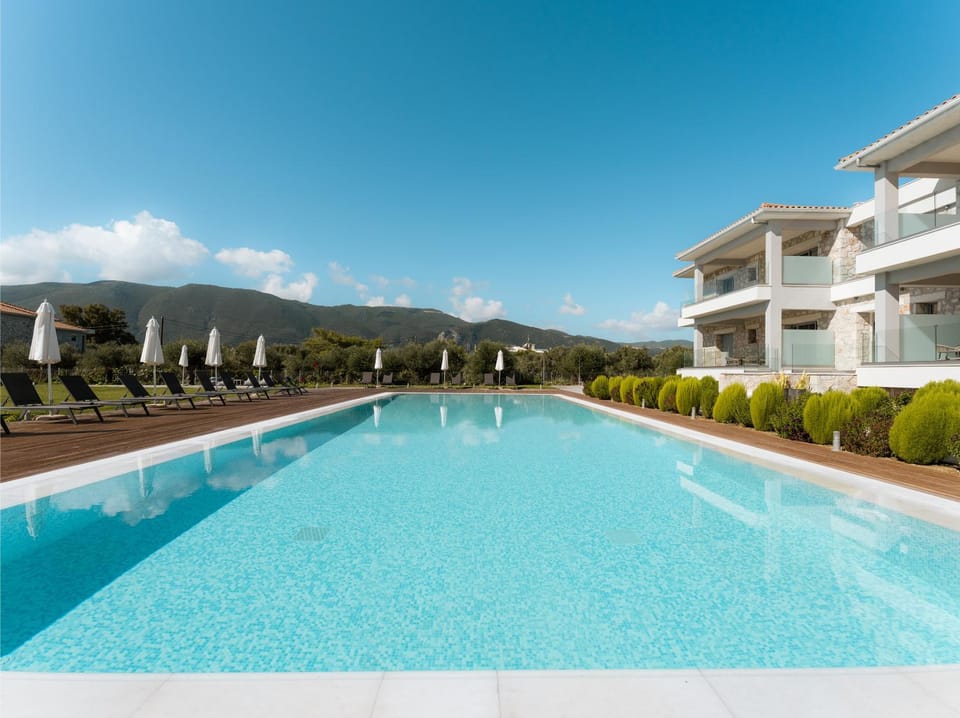 Natural landscape, Mountain view, Pool view, Swimming pool, sunbed