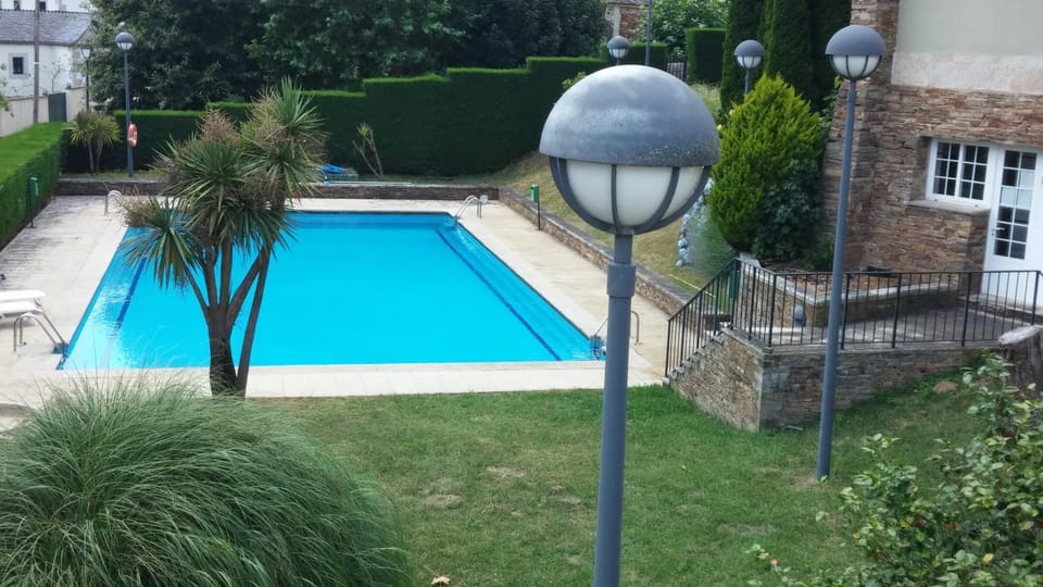 Swimming pool, Swimming pool
