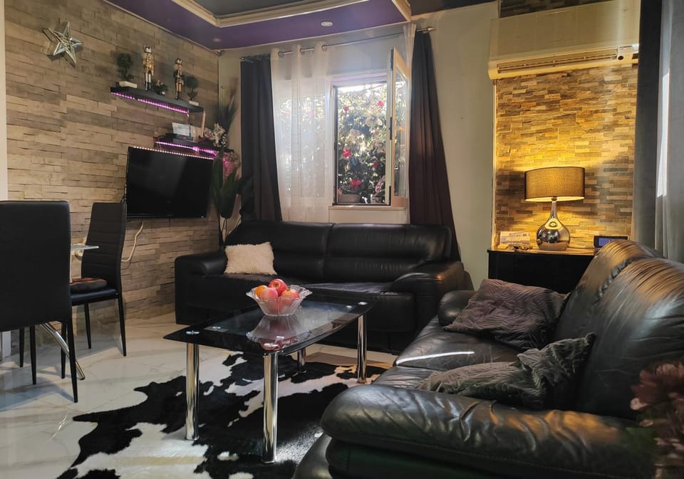 TV and multimedia, Living room, Seating area