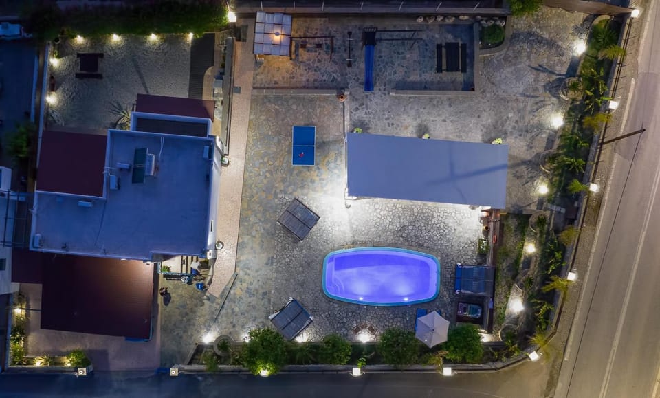 Property building, Bird's eye view, Location