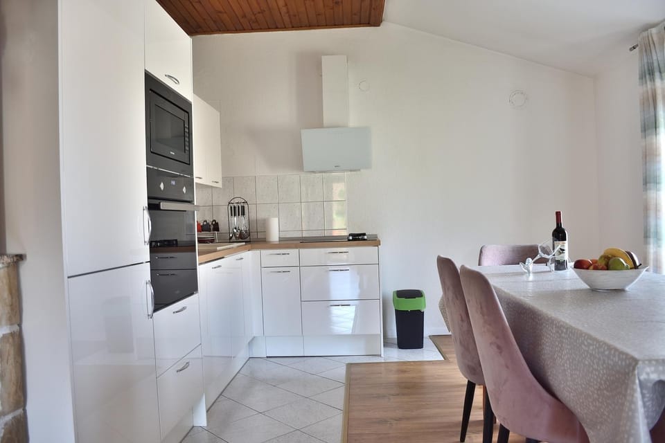 Breakfast, kitchen