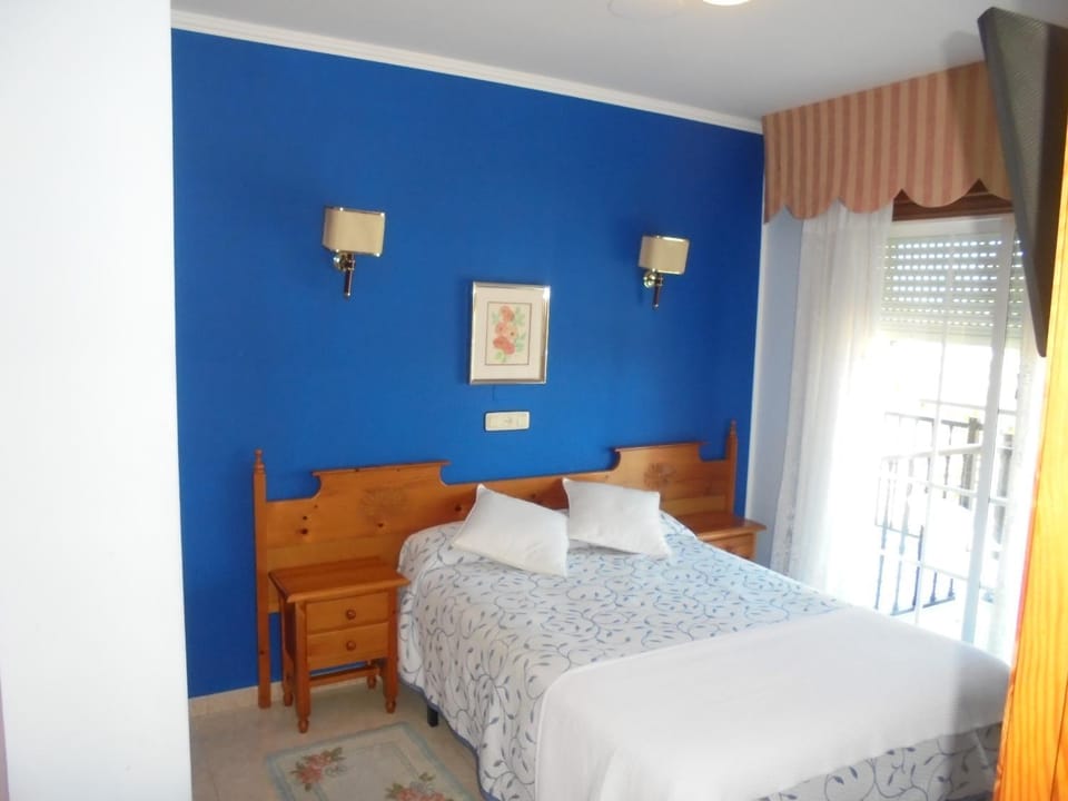 Bed, Photo of the whole room