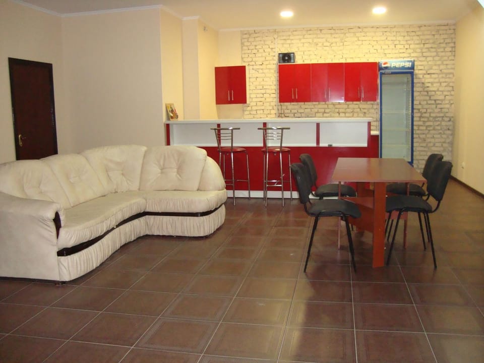 Communal lounge/ TV room, Kitchen or kitchenette