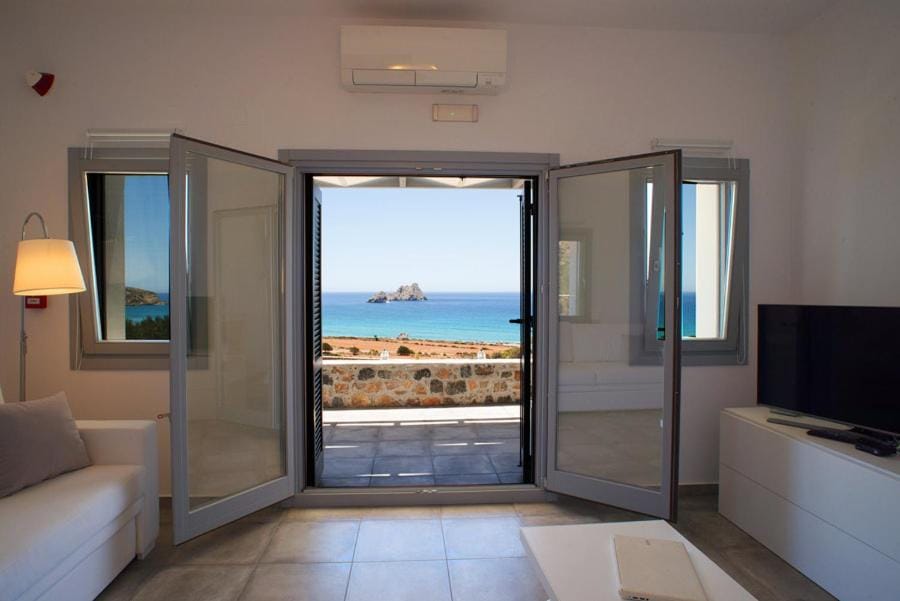 TV and multimedia, Living room, Sea view
