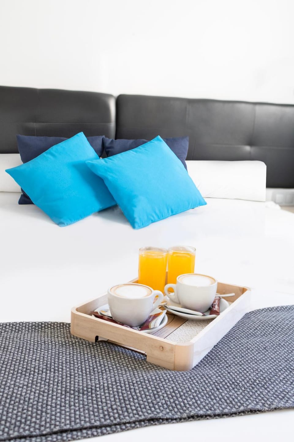Bedroom, Food, Breakfast