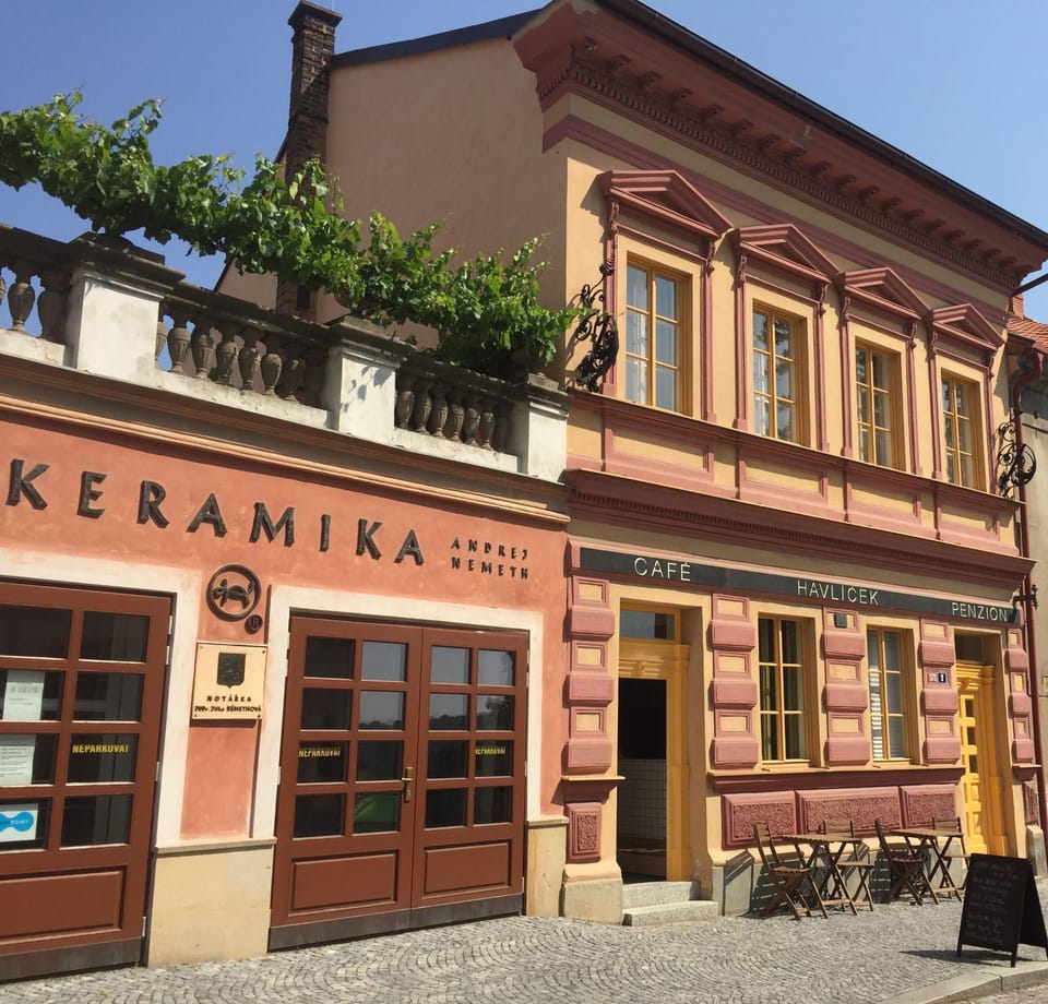 Facade/entrance