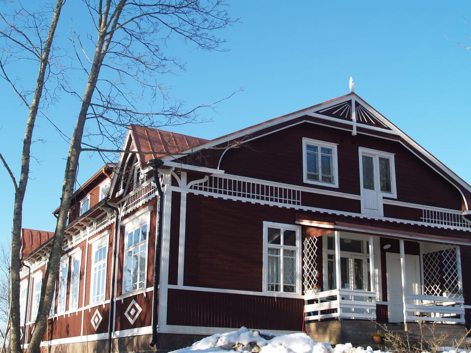 Facade/entrance, Winter