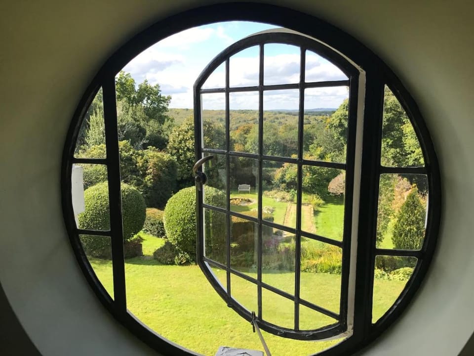 Beautiful Country House With Indoor Pool & Grounds House in Wealden District