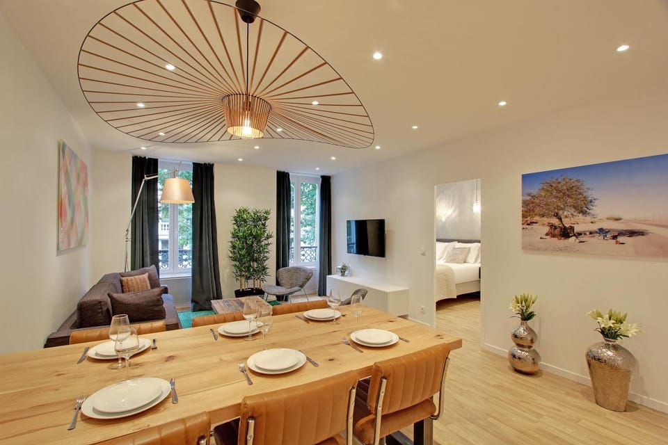 Living room, Dining area