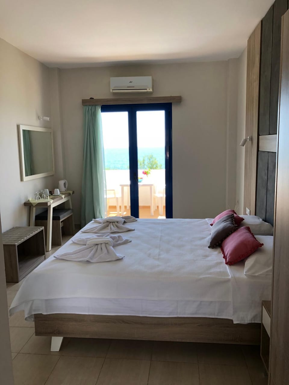 Taverna Akrogiali Hotel in Crete
