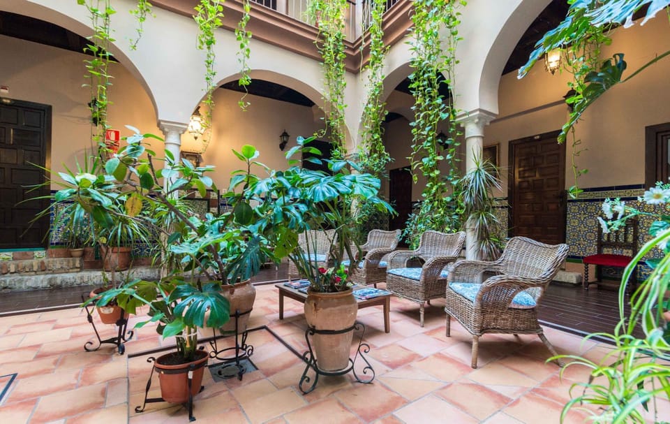 Patio, Living room