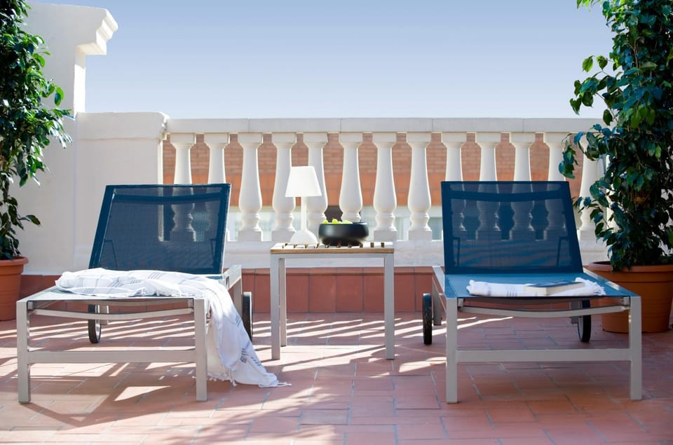 Balcony/Terrace, sunbed