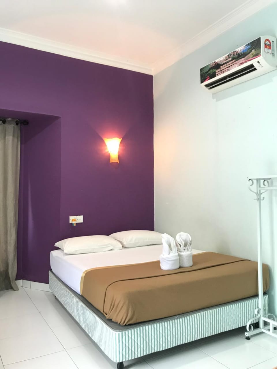 Shower, Toilet, Natural landscape, Garden, Garden, On-site shops, Bathroom, TV and multimedia, Lobby or reception, Seating area, Bedroom, Garden view, Garden view, Pool view, Pool view, Street view, Street view, Supermarket/grocery shop, Swimming pool, Swimming pool, Family, Family, Family, Quiet street view