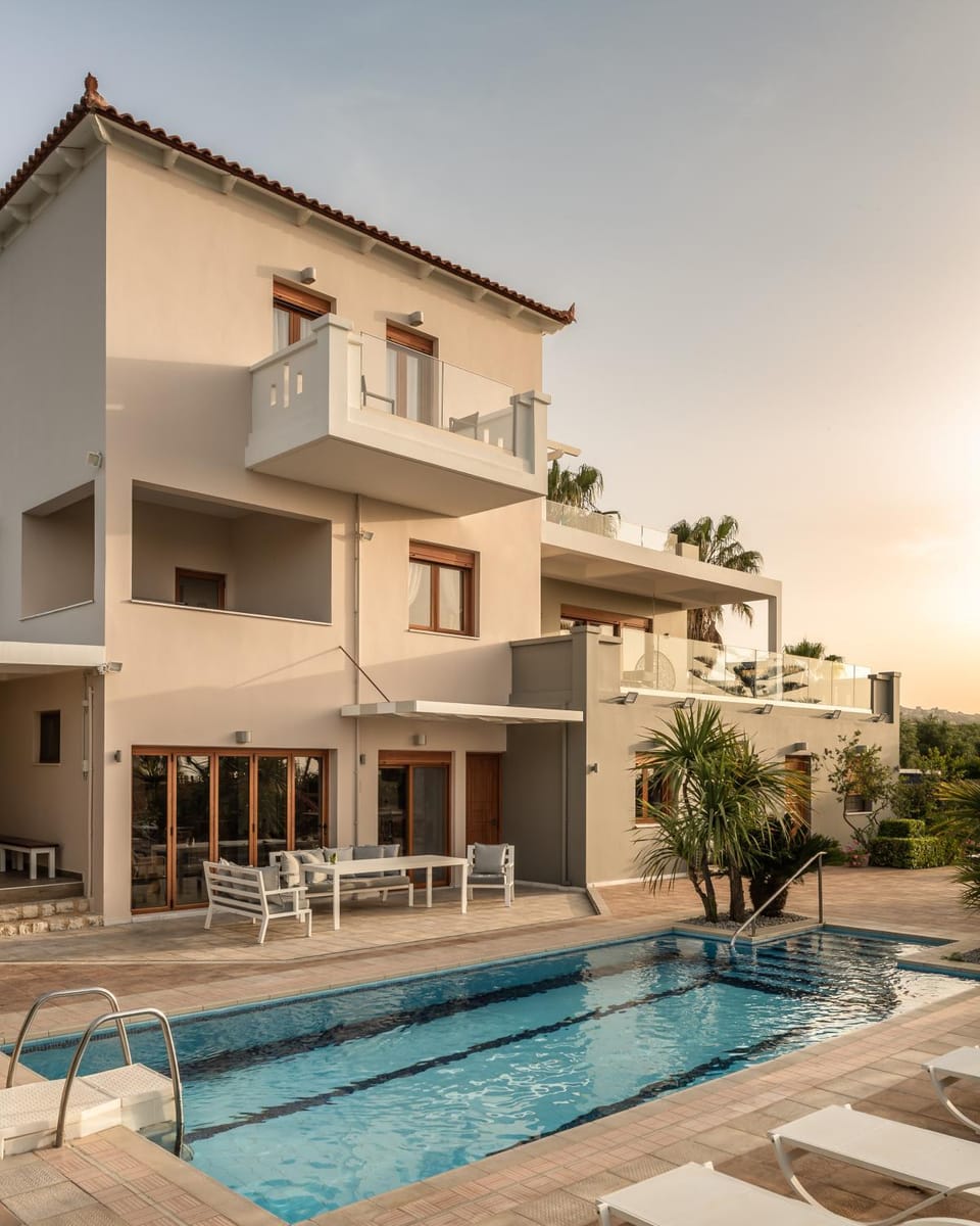 Property building, Swimming pool, Swimming pool