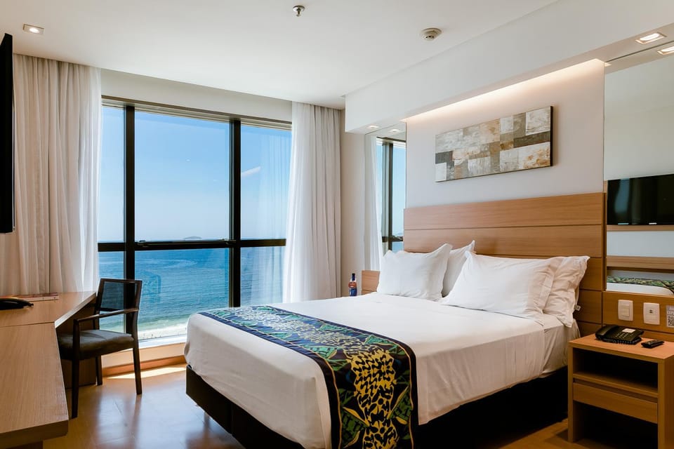 Photo of the whole room, Sea view
