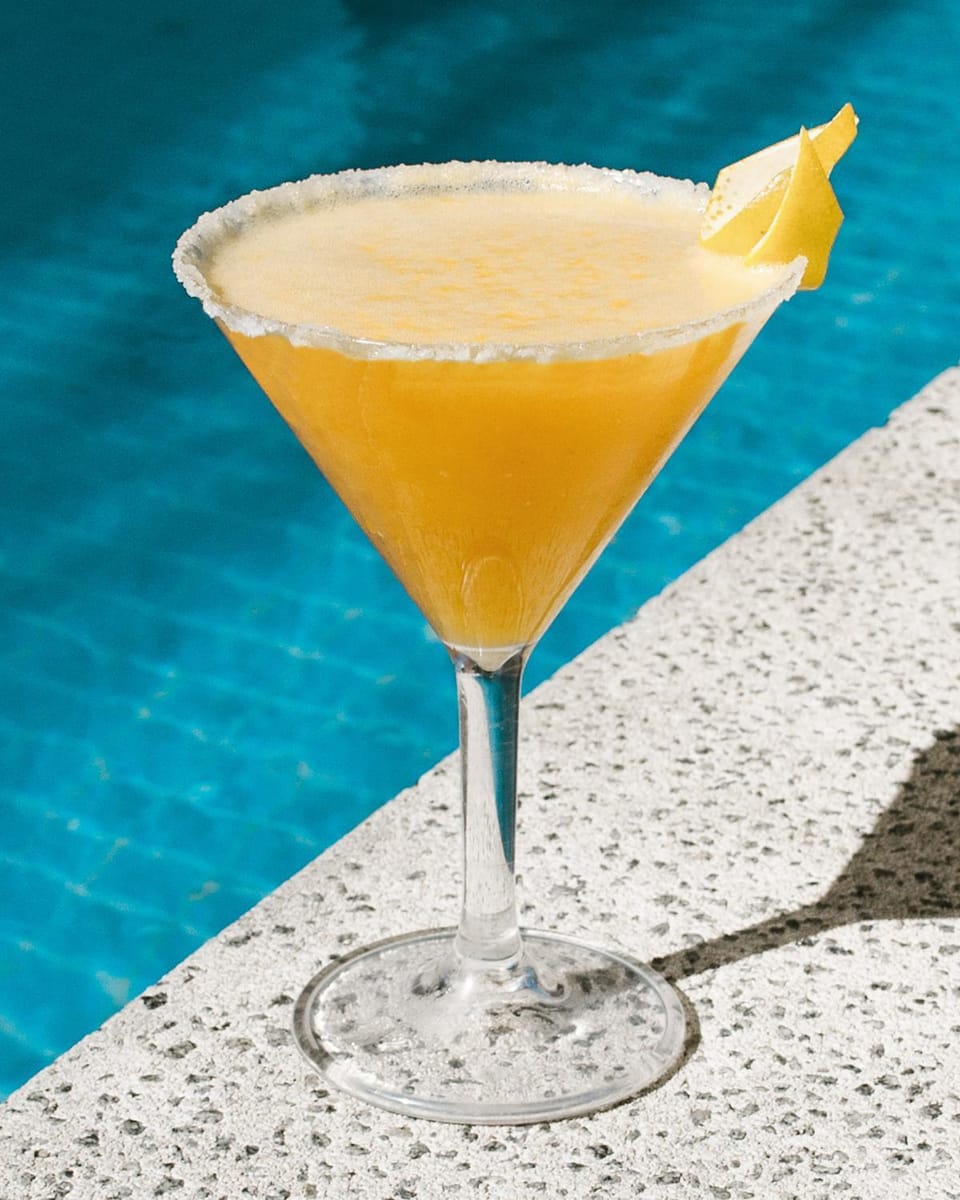 Lounge or bar, Drinks, Alcoholic drinks