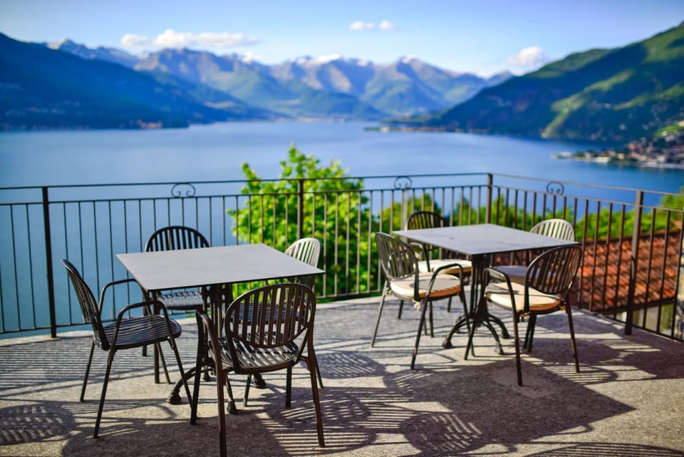 Balcony/Terrace, Lake view, Landmark view, Mountain view