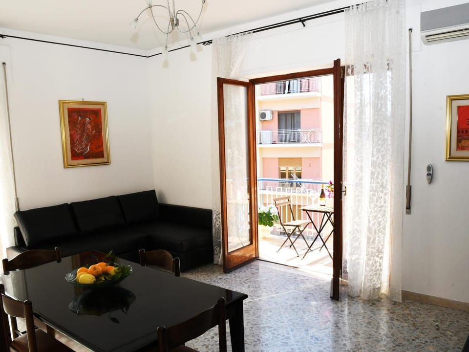 Balcony/Terrace, Living room