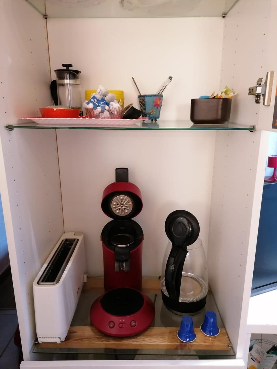 Coffee/tea facilities, Kitchen or kitchenette