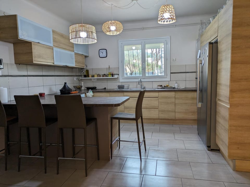 Kitchen or kitchenette, Dining area, pet friendly, stove