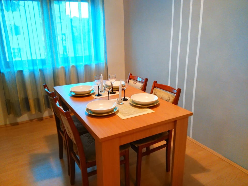 Dining area, Garden view, Mountain view