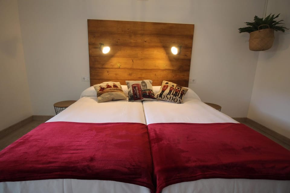 Pensión Las Casitas de Santander auto check Bed and Breakfast in Santander