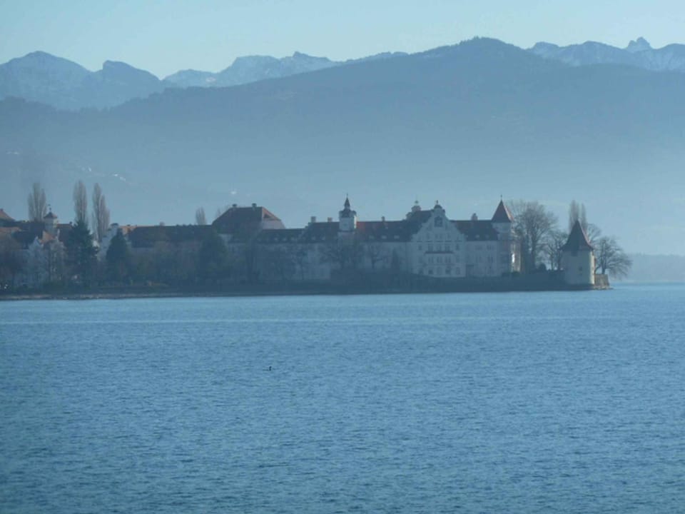 Neighbourhood, Natural landscape