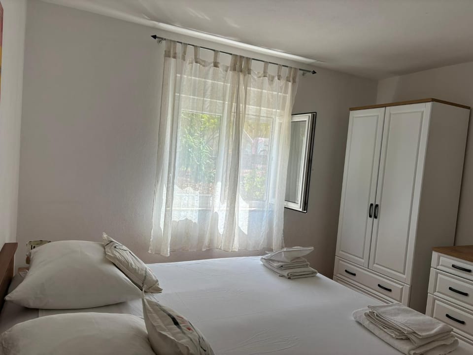House Mare Apartment in Okrug Gornji