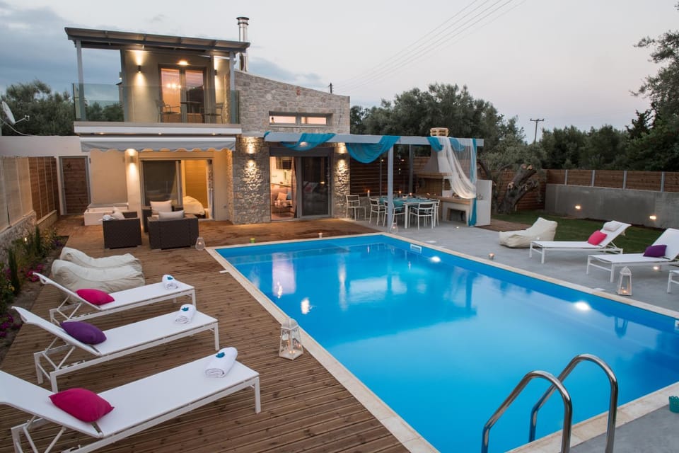 Property building, Bird's eye view, Swimming pool