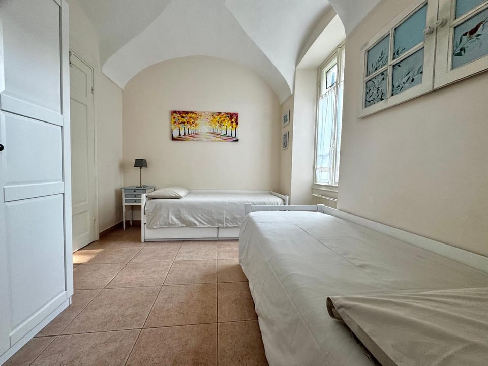 Villa Angelina Holiday Homes I Casa Glicine I 5 minuti a piedi dalle spiagge I Giardino I Parcheggio privato Apartment in Vallecrosia