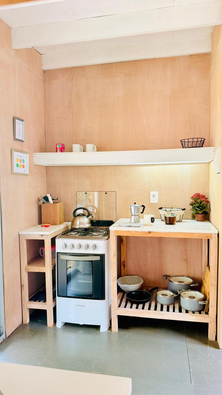 Coffee/tea facilities, Kitchen or kitchenette