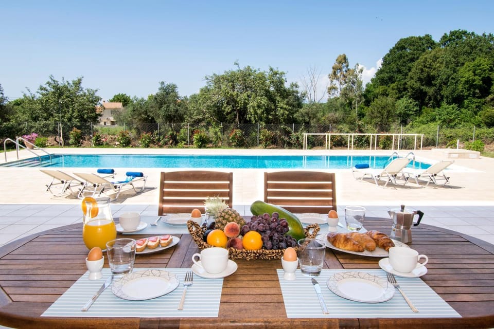 Food close-up, Pool view
