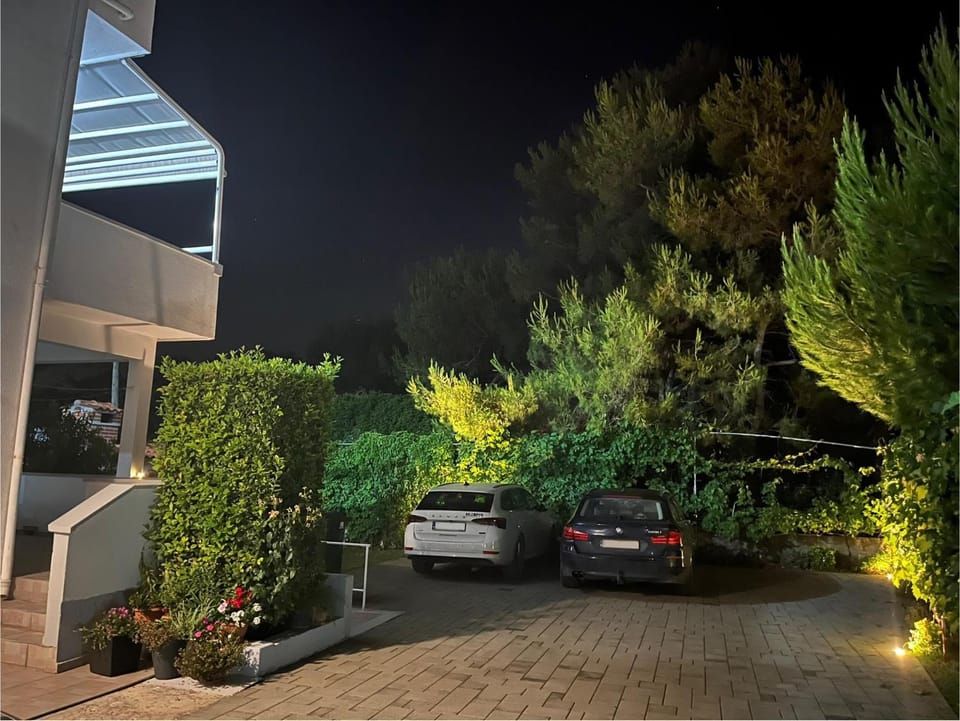 Night, Parking