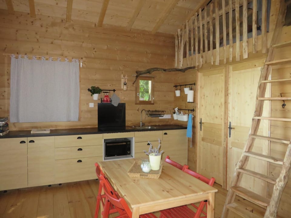 Day, Balcony/Terrace, Kitchen or kitchenette, Living room, Seating area, Dining area, Communal kitchen, Autumn, On site, Garden view, Family