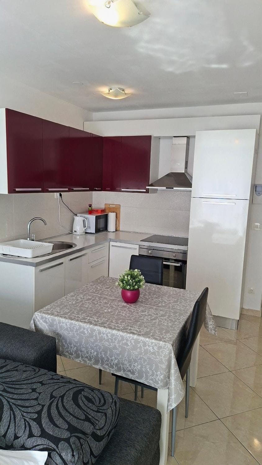microwave, kitchen