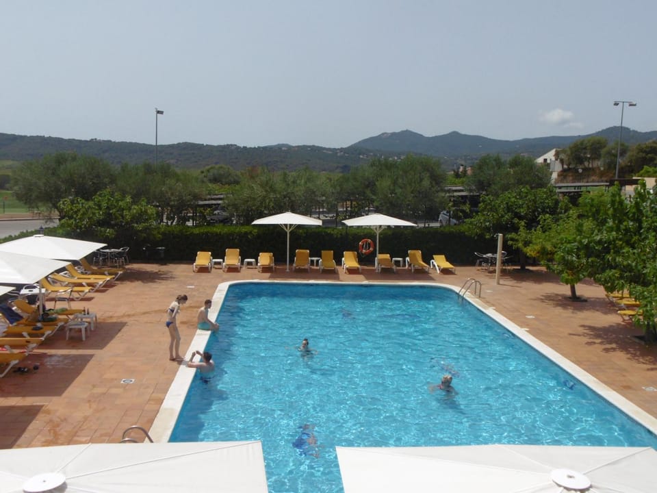 Swimming pool, Swimming pool