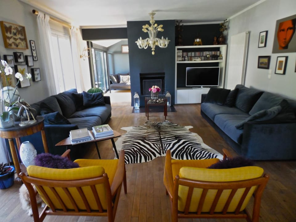 Communal lounge/ TV room