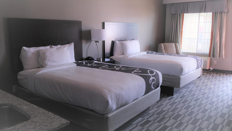 Catoosa Inn & Suites Hotel in Tulsa