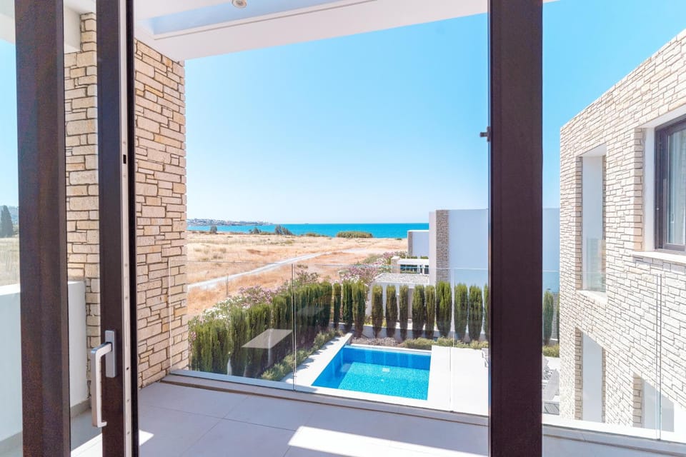 Balcony/Terrace, Pool view, Sea view, Swimming pool