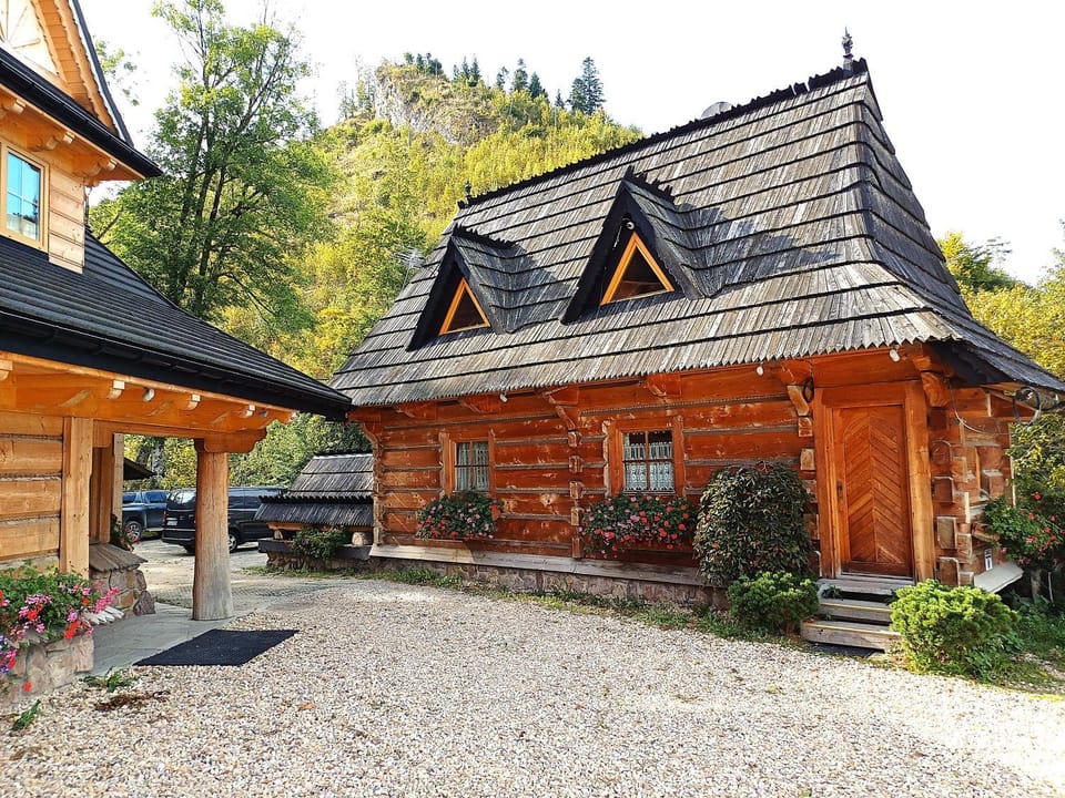 Property building, Day