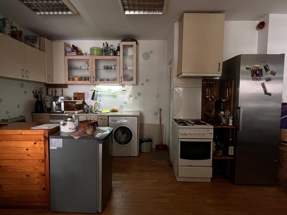 Communal lounge/ TV room, Communal kitchen