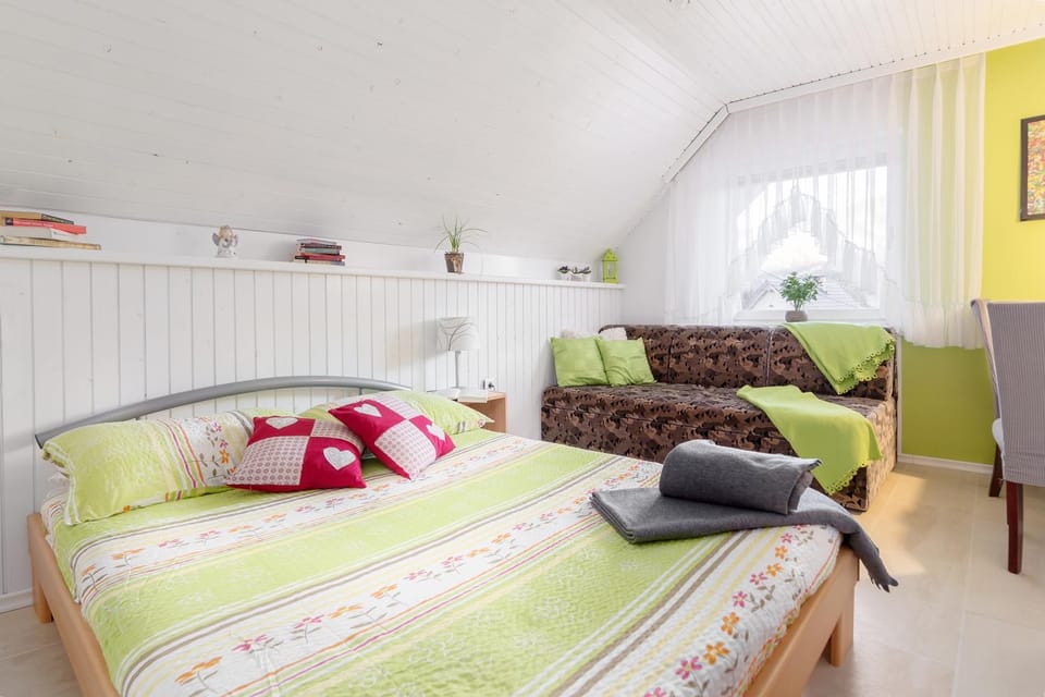Photo of the whole room, Seating area, Bedroom