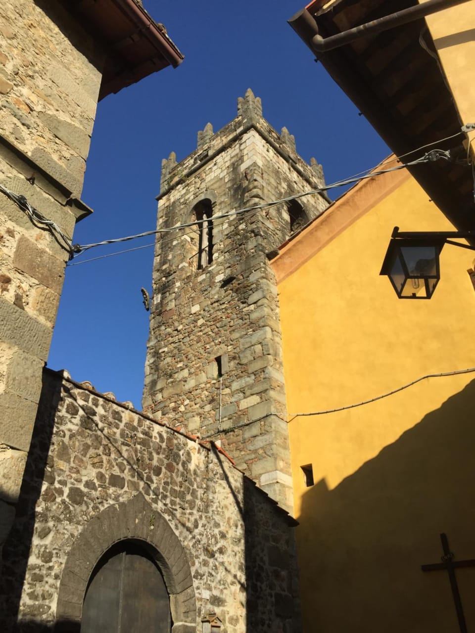 Property building, Nearby landmark, Neighbourhood