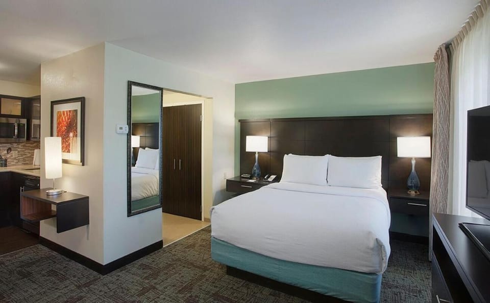 Staybridge Suites Fayetteville by IHG Hotel in Fayetteville