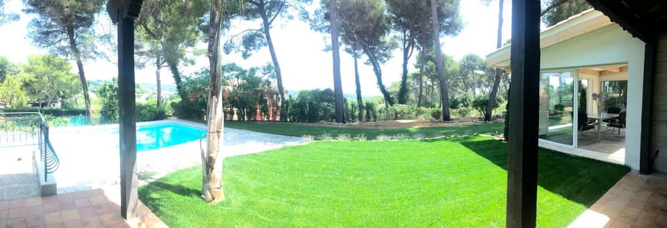 Bedroom, Pool view, Sea view