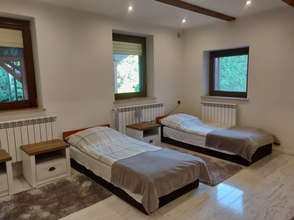 Bed, Photo of the whole room, Bedroom, hair dresser, internet, towels
