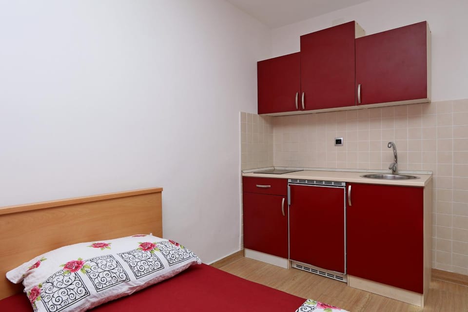 Coffee/tea facilities, Kitchen or kitchenette