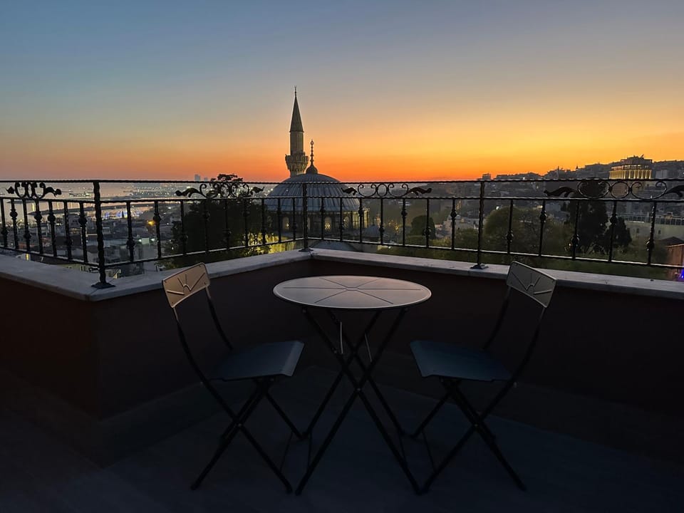 Balcony/Terrace, Dining area, Sea view, Sunrise, Sunset