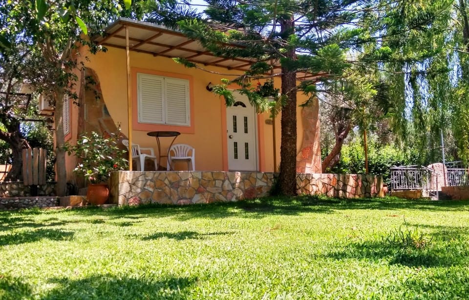 Property building, Balcony/Terrace, Garden view